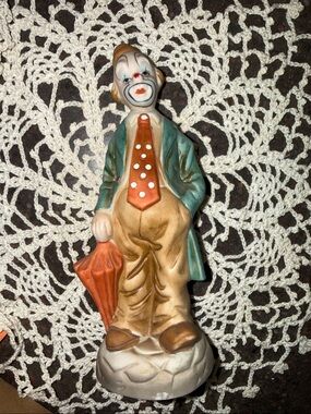 Price Products Vintage ceramic Classic Hobo Clown hand-painted 7.5” tall, EUC